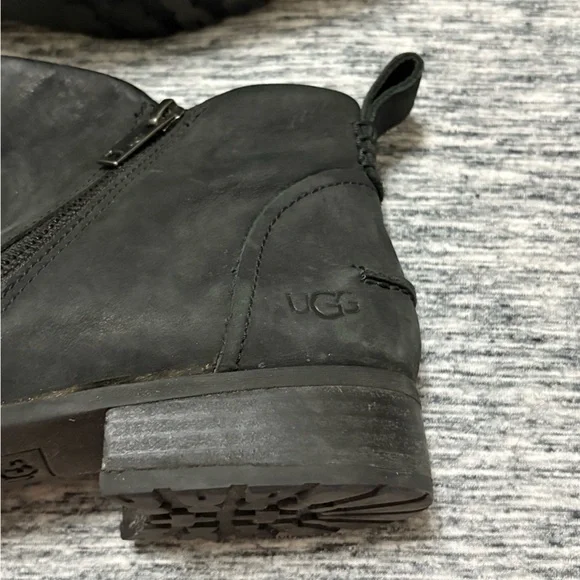 UGG Waterproof Ankle Boots Ladies Size 12 - Picture 3 of 8